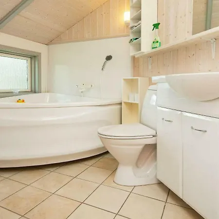 度假居 6 Person Holiday In F Rvang